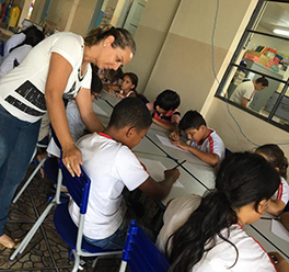 Dinâmica com alunos e palestra motivacional em Capitólio